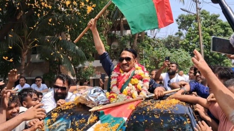 চাঁদাবাজদের বিরুদ্ধে কঠোর অবস্থান জাকিরের ,বেপোয়ারা অনুসারীরা!