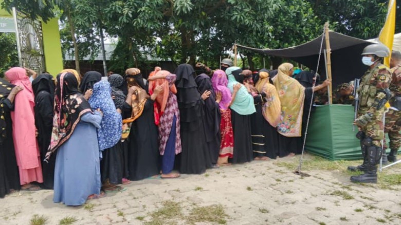 আড়াইহাজারে বাংলাদেশ সেনাবাহিনী কর্তৃক বিনামূল্যে চিকিৎসা সেবা প্রদান