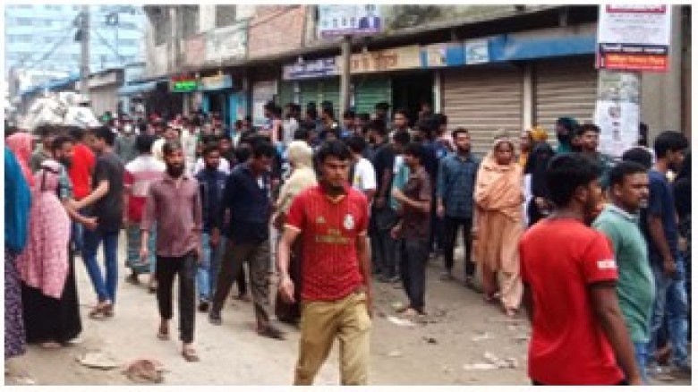 ফতুল্লায় আবির ফ্যাশনে অসন্তোষের ঘটনায় ১৩ চুক্তিতে সমাধান ও  ১১০ শ্রমিকের নামে মামলা