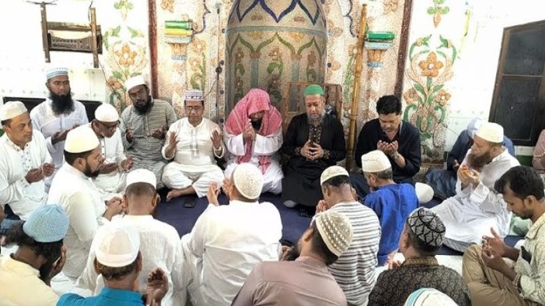 জুলাই শহীদদের আত্মার মাগফেরাত কামনায় দোয়া