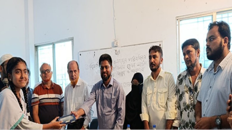 পিতা-মাতাকে যেমন সম্মান করতে হবে। তেমনি শিক্ষকদেরও সম্মান করতে হবে : রনি