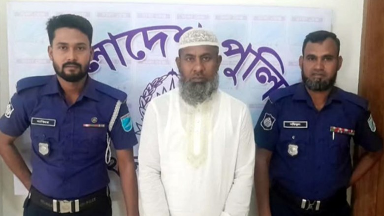 ধামগড় ইউনিয়ন পরিষদের চেয়ারম্যান গ্রেফতার