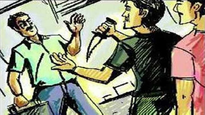 বন্দরে জনতার হাতে তিন ছিনতাইকারী আটক