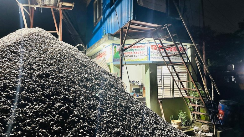 ভোলাগঞ্জের লুটকৃত সাদা পাথর নারায়ণগঞ্জ থেকে উদ্ধার