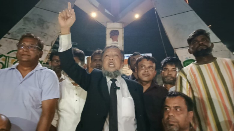 ১৫ই আগষ্টে আওয়ামী লীগের নাশকতা প্রতিহত করতে গভীর রাতে শহর জুড়ে টিপুর বিক্ষোভ মিছিল