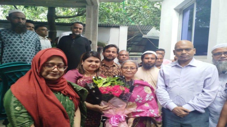 সোনারগাঁয়ে জামদানি পল্লী পরিদর্শ করলেন উপদেষ্টা ফরিদা আখতার