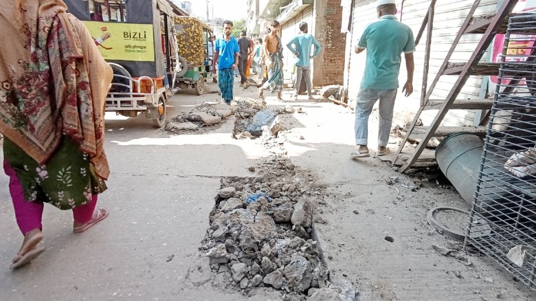 সিদ্ধিরগঞ্জে ড্রেনে গ্যাস জমে বিস্ফোরণ