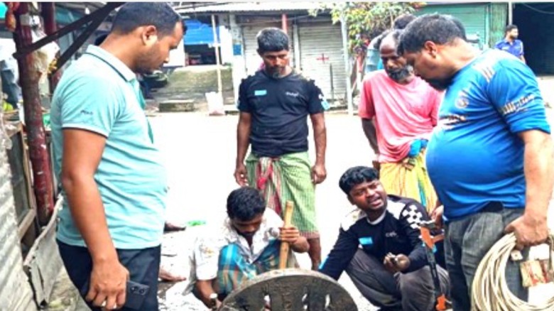 আড়াইহাজারে অবৈধ গ্যাস সংযোগ বিচ্ছিন্ন করলো তিতাস
