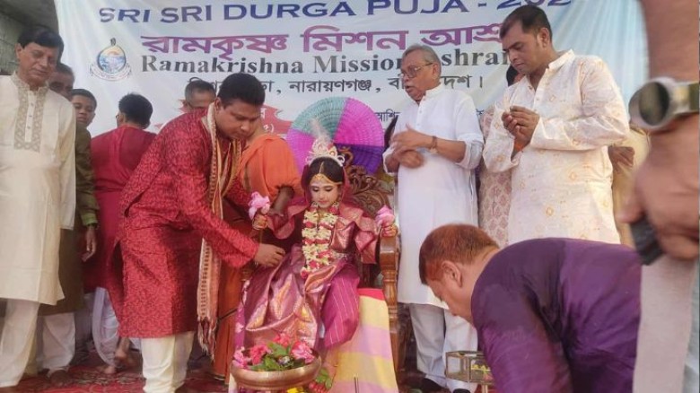 দুর্গোৎসবের অষ্টমীতে পূজার অন্যতম আকর্ষণ কুমারী পূজা