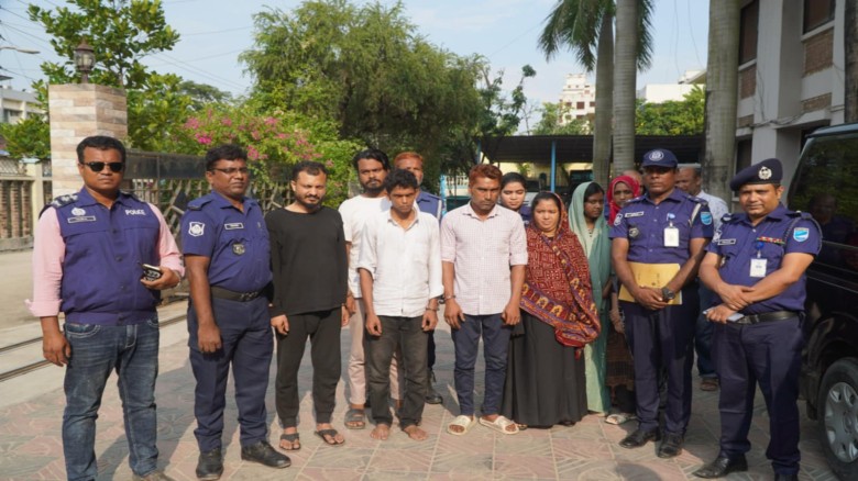 ফতুল্লায় পরকীয়ার জেরে নয়ন হত্যার ৭ আসামি গ্রেপ্তার