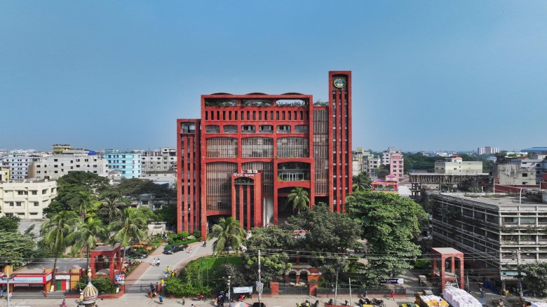 না’গঞ্জে জনপ্রতিনিধি বিহীন নগরে,  ভোগান্তিতে নগরবাসী