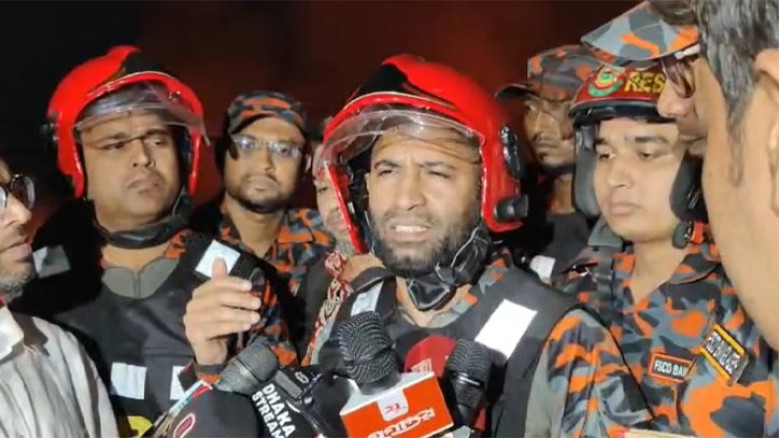 কড়াইল বস্তির আগুন দ্রুত সময়ের মধ্যে নিয়ন্ত্রণের আশা ফায়ার সার্ভিসের