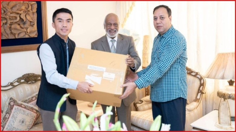 খালেদা জিয়ার জন্য উপহার পাঠালেন ভুটানের রাজা ও প্রধানমন্ত্রী
