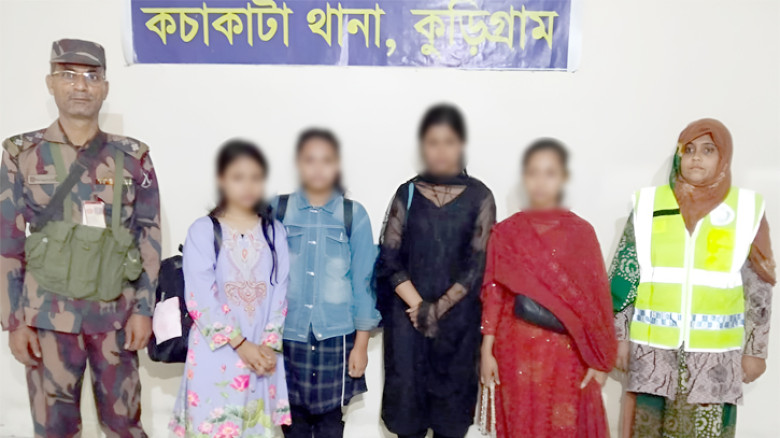 দালালের খপ্পরে পড়ে ভারতে গিয়ে আটক চার যুবতী, পতাকা বৈঠকের মাধ্যমে ফেরত