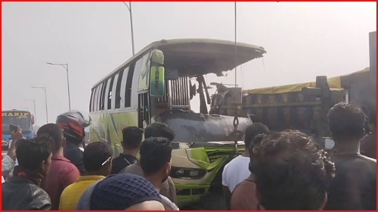 ঢাকা-ভাঙ্গা এক্সপ্রেসওয়েতে বাস-ট্রাক সংঘর্ষে ৩ নিহত, আহত ১৫
