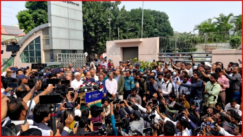 খালেদা জিয়ার নিরাপত্তার দায়িত্ব নিলো এসএসএফ ও পিজিআর