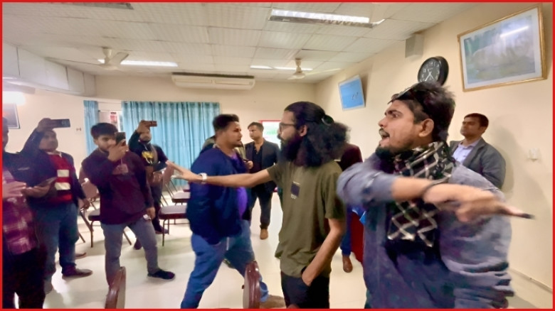 রাজশাহীতে সাংবাদিকদের হুমকি, যুবশক্তির দুই নেতাকে সাময়িক অব্যাহতি