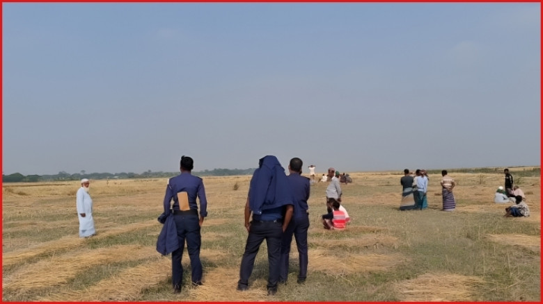 ভূমিহীনদের দেয়া সরকারি বন্দোবস্তের জমির ধান কেটে নিল শ্রমিকদল নেতা
