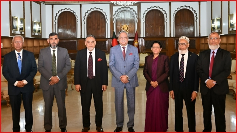 ইসির প্রস্তুতি নিয়ে সন্তুষ্ট রাষ্ট্রপতি, সুষ্ঠু নির্বাচনে সহায়তার আশ্বাস