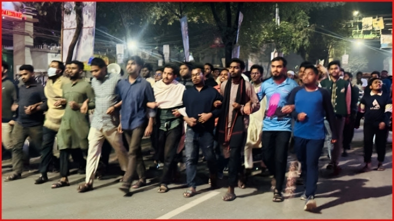 তেজগাঁও কলেজ শিক্ষার্থী হত্যার প্রতিবাদে জবি শিক্ষার্থীদের বিক্ষোভ