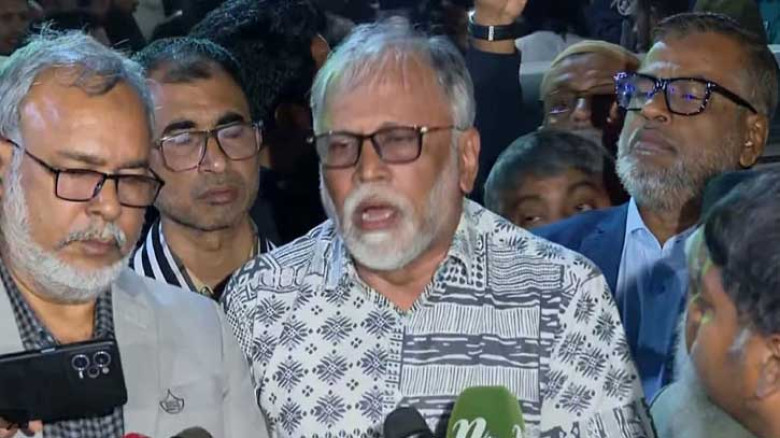 আশার গল্প শোনানোর মতো পরিস্থিতি নেই, ওসমান হাদির অবস্থা প্রসঙ্গে বিশেষ সহকারী
