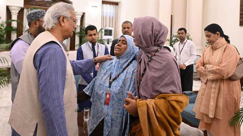বিদেশে যেখানে প্রয়োজন, সরকার সেখানেই হাদির চিকিৎসার ব্যবস্থা করবে: প্রধান উপদেষ্টা