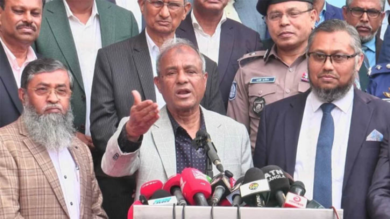 আওয়ামী সন্ত্রাসীদের দেখামাত্র গ্রেফতার, না হলে পুলিশের বিরুদ্ধে ব্যবস্থা: স্বরাষ্ট্র উপদেষ্টা