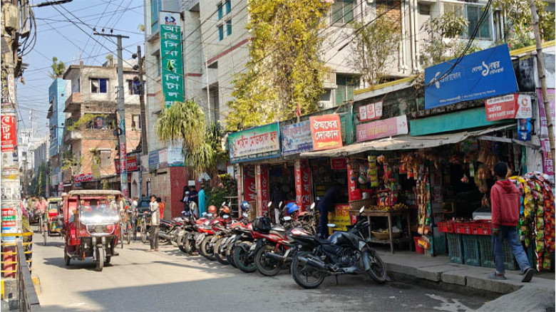 পার্কিংবিহীন হাসপাতালের লাইসেন্স নবায়ন, উল্টো জরিমানার শিকার সেবা নিতে আসা রোগী-স্বজনদের