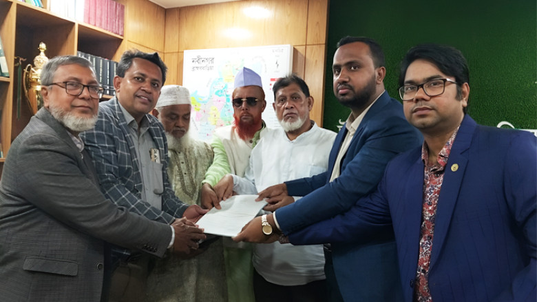 ব্রাহ্মণবাড়িয়া-৫ আসনে নাজমুল হোসেন তাপসের মনোনয়নপত্র সংগ্রহ