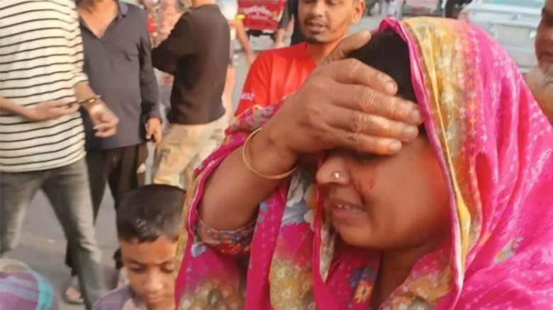রাজধানী ঢাকায় কয়েক মিনিটের ব্যবধানে ৩ ককটেল বিস্ফোরণ, আহত ১