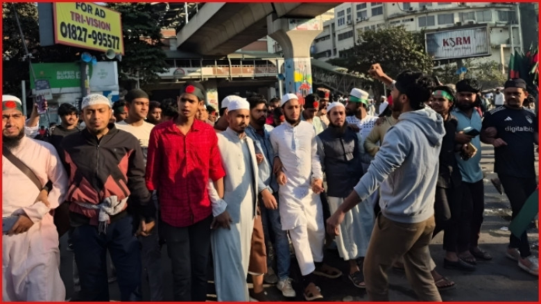 হাদি হত্যার প্রতিবাদে শাহবাগে ভোর থেকেই ছাত্র–জনতার ঢল