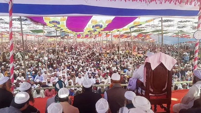 কুড়িগ্রামে তিন দিনব্যাপী ইজতেমা শুরু, ধরলা পাড়ে মুসল্লিদের ঢল