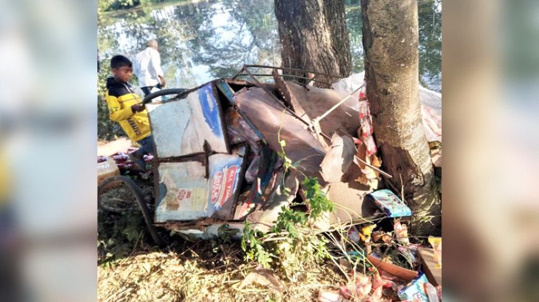 মিরসরাইয়ে গাড়ির ধাক্কায় প্রাণ গেল ভ্যানচালকের