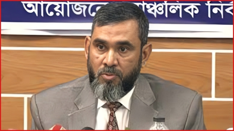সন্ত্রাসীদের দৌড়ের ওপর রাখতে হবে, নইলে তারাই দৌড়ের ওপর রাখবে: ইসি সানাউল্লাহ