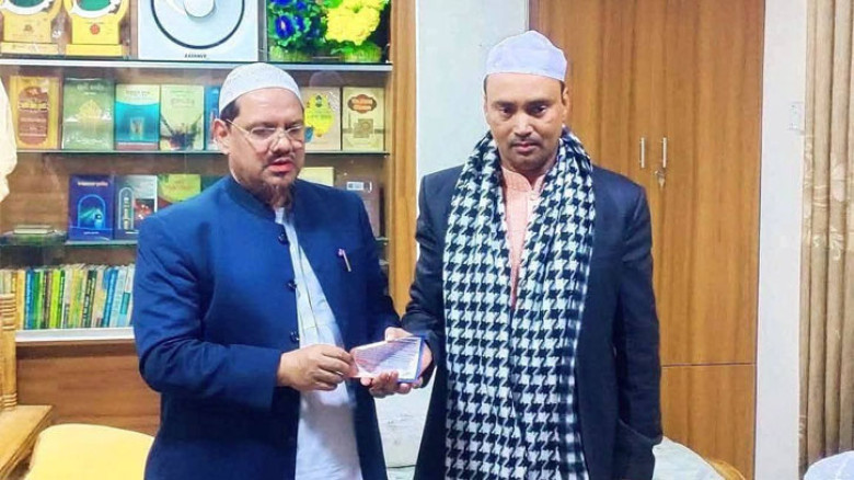 ট্রাক ছেড়ে হাতপাখায় যোগ দিলেন নজরুল ইসলাম