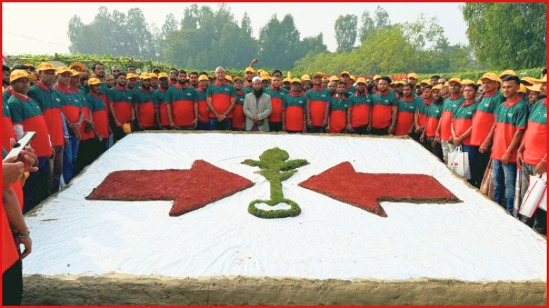 ইস্ট ওয়েস্ট সীডের ব্যবহার করে স্বল্প সময়ে বেশি ফলনে খুশি কৃষকরা