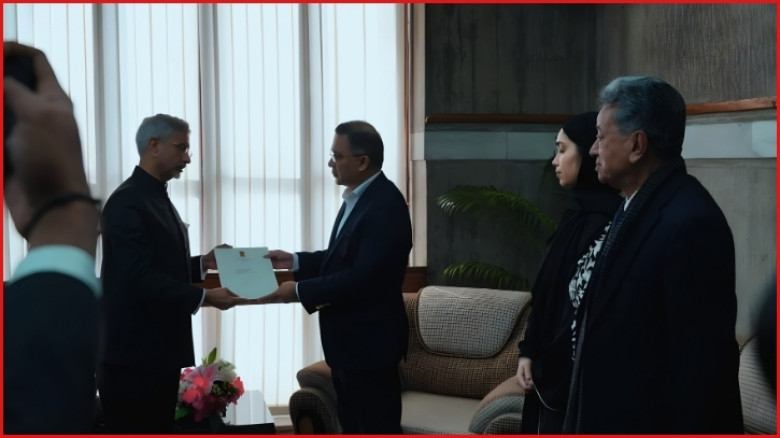 তারেক রহমানের হাতে শোকবার্তা তুলে দিলেন ভারতের পররাষ্ট্রমন্ত্রী
