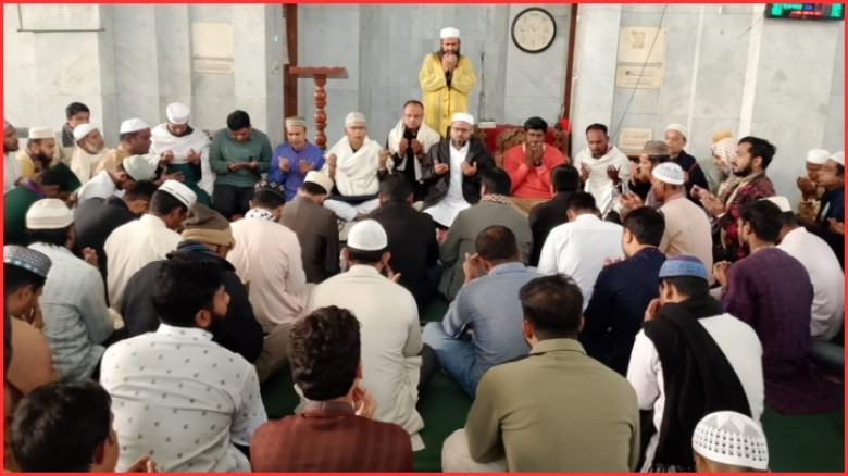 ইবিতে খালেদা জিয়ার আত্মার মাগফিরাত কামনায় দোয়া মাহফিল