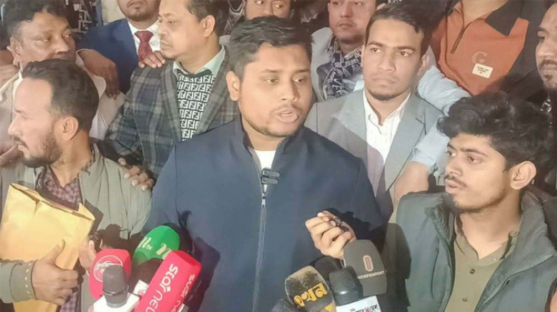 প্রশাসন বিএনপির দিকে ঝুঁকে গেছে, নিরপেক্ষ-সুষ্ঠু নির্বাচন নিয়ে শঙ্কায় আছি : হাসনাত আব্দুল্লাহ