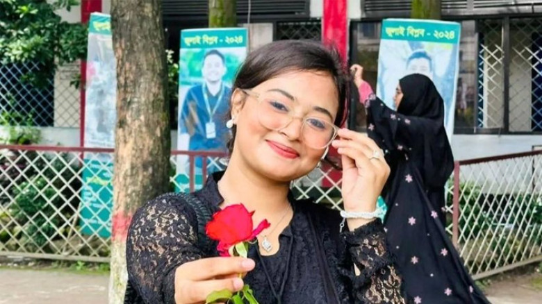 কুপ্রস্তাবে রাজি না হওয়ায় জুলাইযোদ্ধা সুরভীর বিরুদ্ধে ‘চাঁদাবাজি’র মামলা, ৫০ হাজার টাকা গণমাধ্যমে হয়ে গেল ৫০ কোটি টাকা!