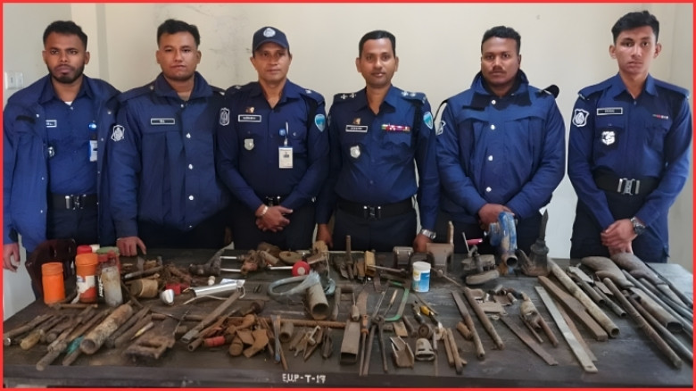 গহীন পাহাড়ে মিললো অস্ত্র তৈরির কারখানা, গোলাবারুদসহ বিপুল সরঞ্জাম উদ্ধার