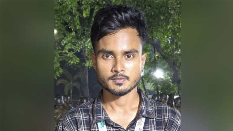 ‘জুলাই কন্যা সুরভীর মায়ের করা মামলায় ব্যবস্থা নেয়নি পুলিশ, লুকিয়েছে বয়স
