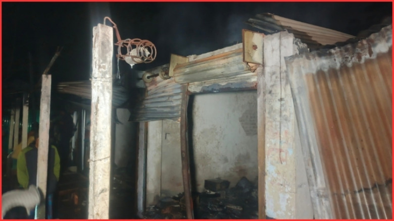 শ্রীপুরে বসতবাড়িতে অগ্নিকাণ্ড
