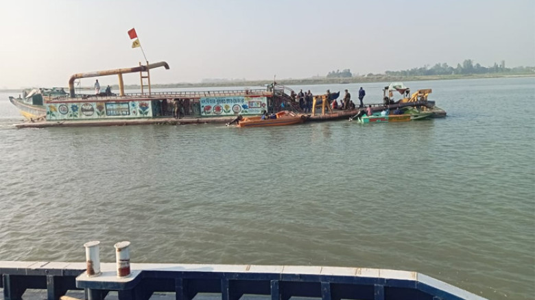 যৌথ বাহিনীর অভিযানের পরদিনই নদী থেকে অবৈধভাবে বালু উত্তোলন