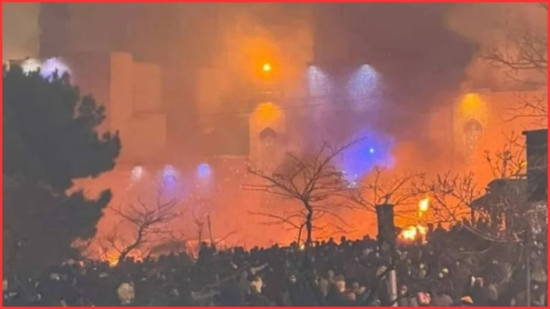 ইরানে সরকারবিরোধী আন্দোলন: মসজিদে আগুন