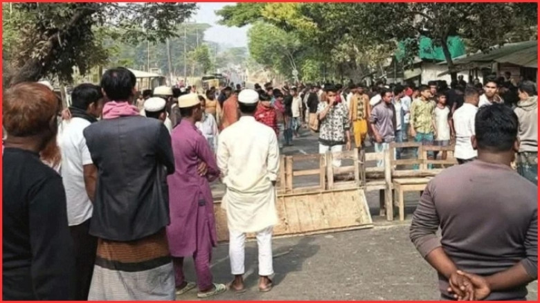 মিয়ানমার থেকে ছোড়া গুলিতে গুলিবিদ্ধ শিশু, সড়ক অবরোধ