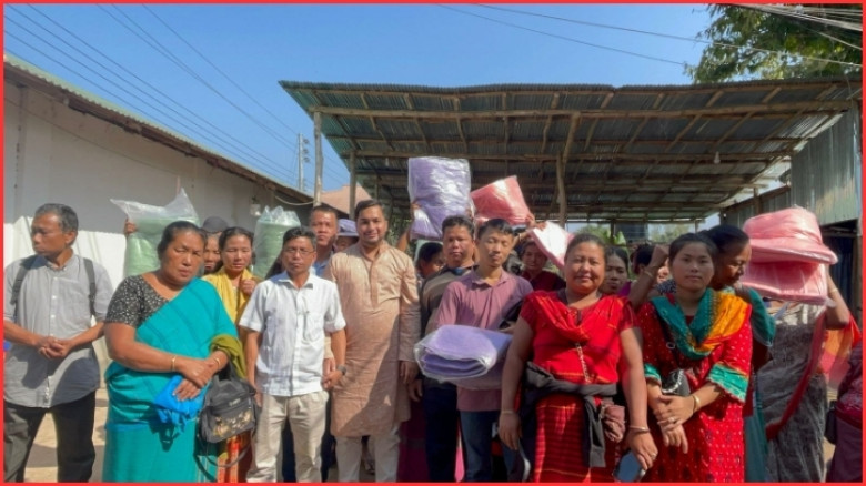 পাহাড়ি জনগোষ্ঠীর মাঝে কম্বল বিতরণ করলেন হাবীব আজম