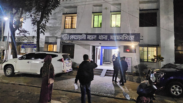 ৫ পুলিশকে কুপিয়ে-পিটিয়ে আসামি ছিনতাই, আটক ১