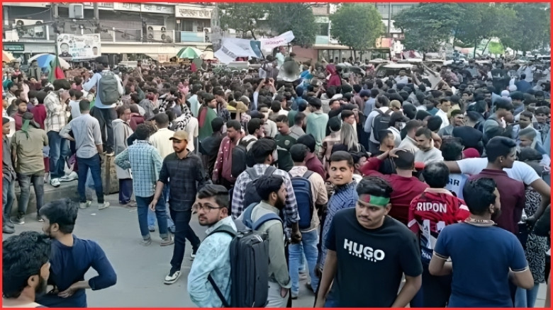 ঢাকা সেন্ট্রাল ইউনিভার্সিটির অধ্যাদেশের দাবিতে সড়ক অবরোধ, রাজধানীতে তীব্র যানজট