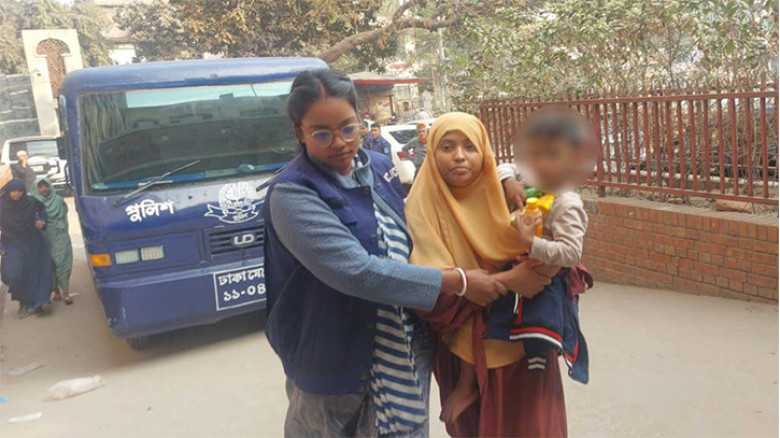 ‘গৃহশিক্ষিকার সঙ্গে ঋণের দ্বন্দ্বে’ কেরাণীগঞ্জে মা-মেয়ে খুন